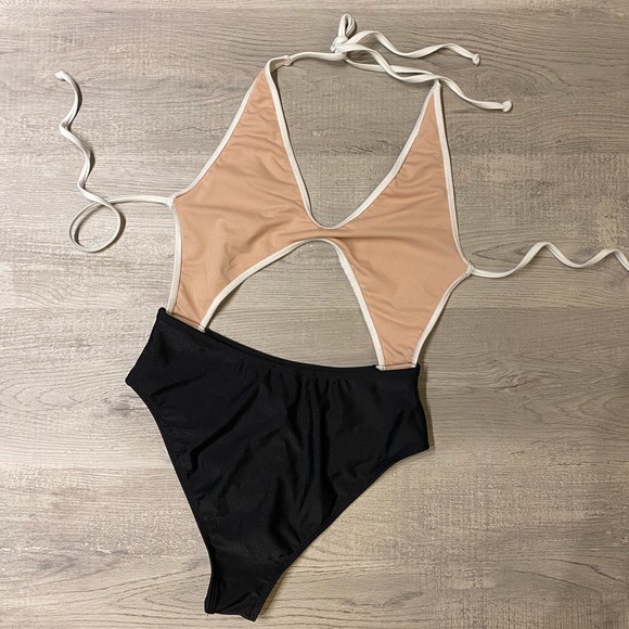 NWT Fashion Nova New Desire Monokini Size M - Picture 5 of 7